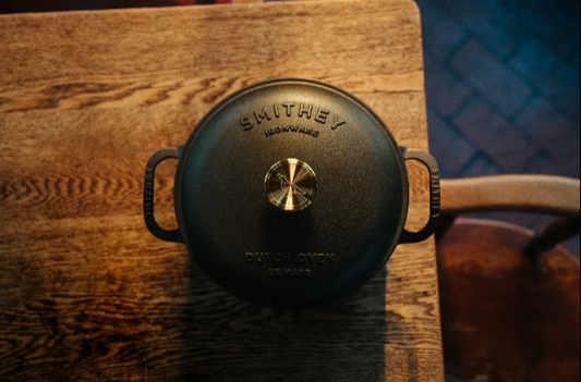 Smithey Ironware 5.5 qt Cast Iron Dutch Oven